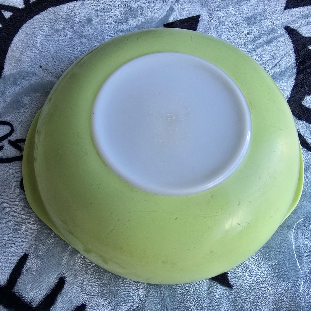 Pyrex Green and White Bakeware Bowl